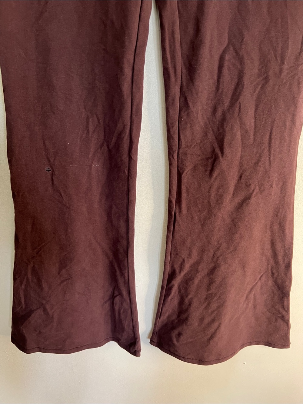 Comfrt Fold-Over Waist Flared leggings in Dark Brown - Picture 6 of 9